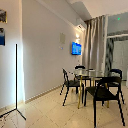 Queen Regina Suites By Platform 357 尼科西亚 外观 照片