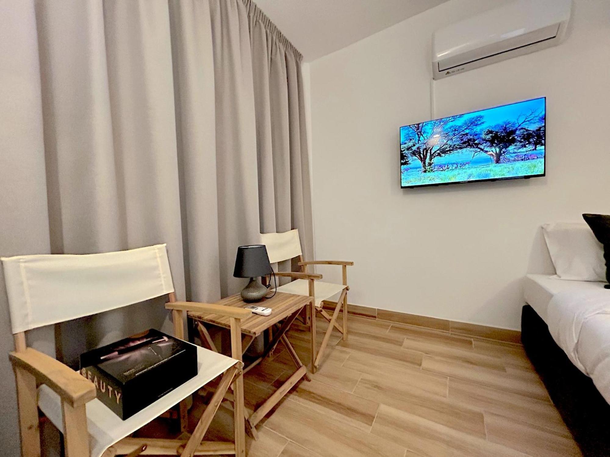 Queen Regina Suites By Platform 357 尼科西亚 外观 照片
