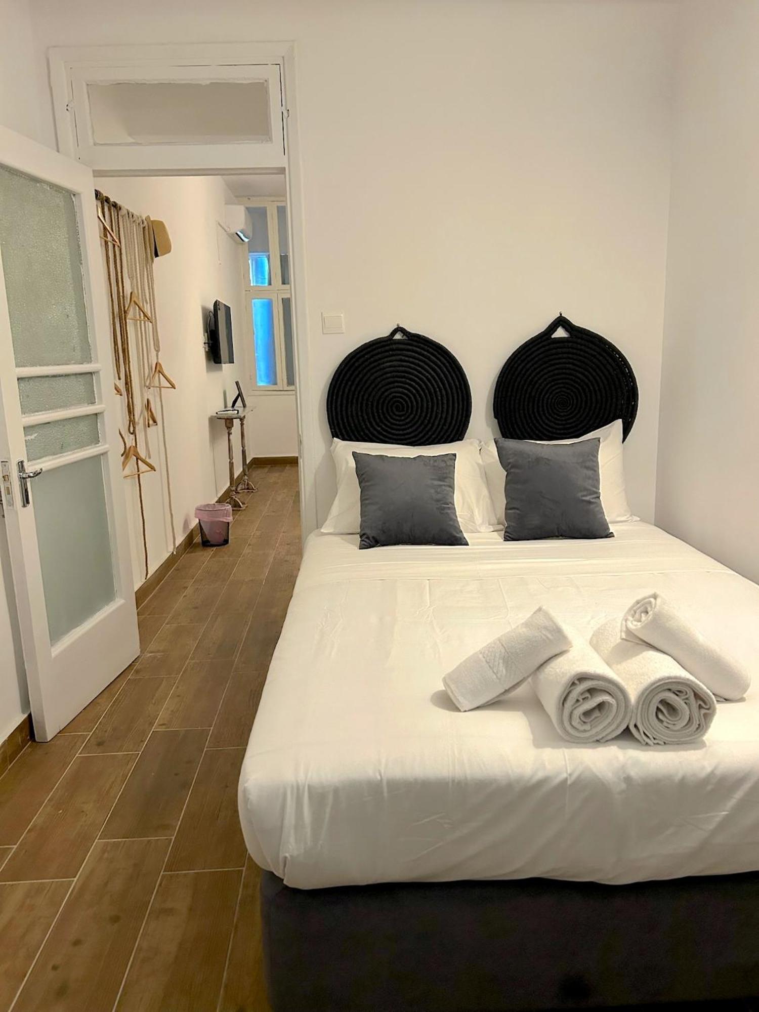 Queen Regina Suites By Platform 357 尼科西亚 外观 照片