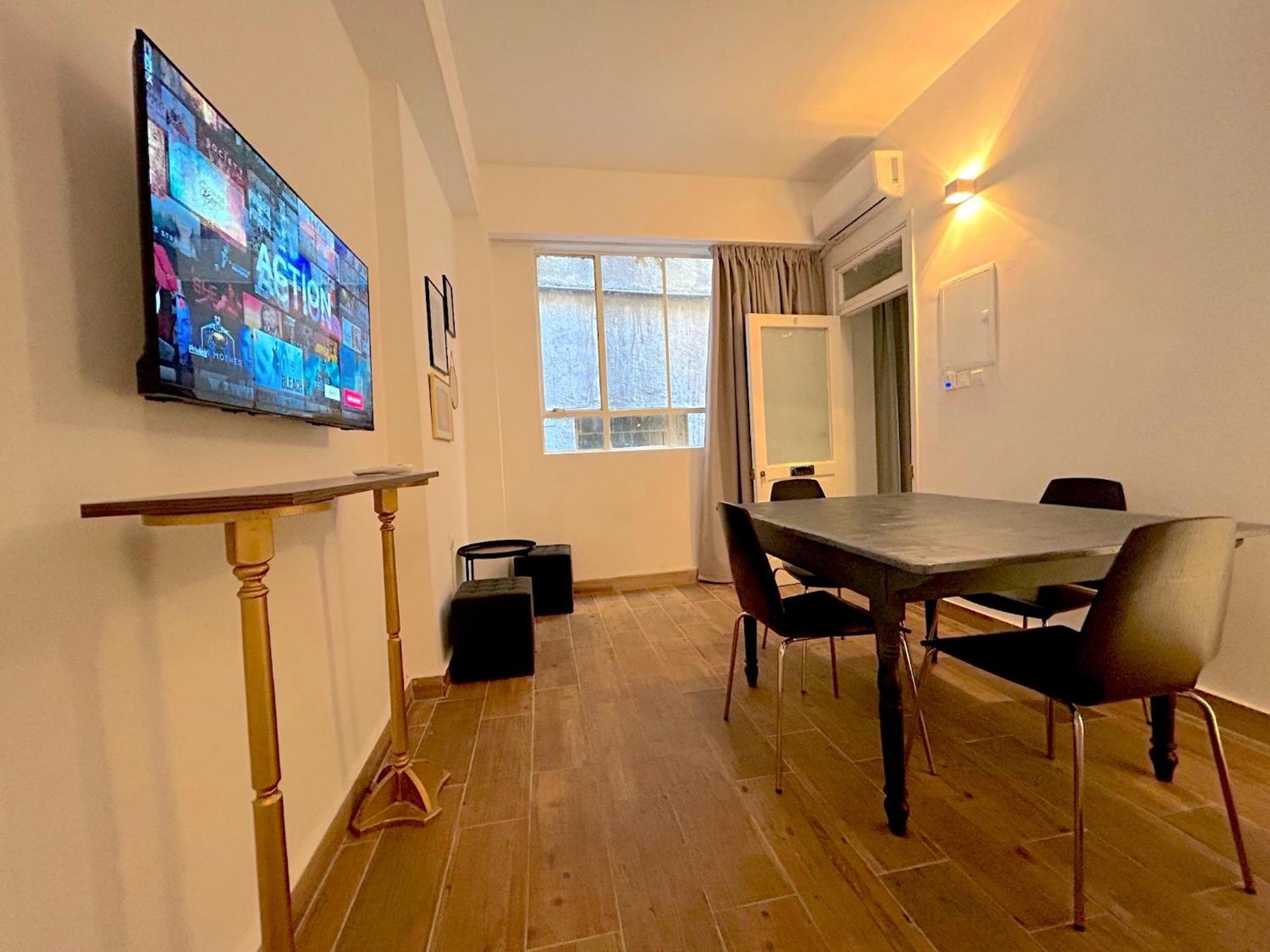 Queen Regina Suites By Platform 357 尼科西亚 外观 照片