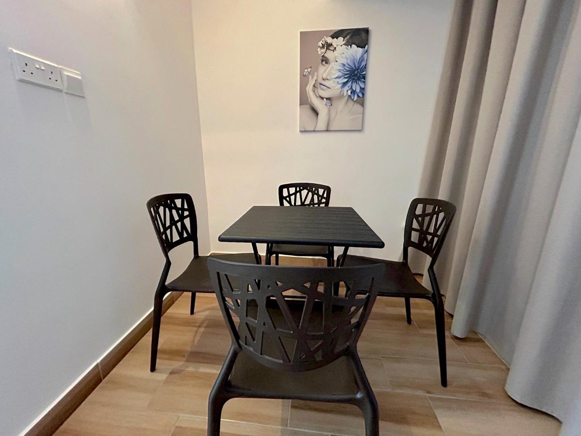 Queen Regina Suites By Platform 357 尼科西亚 外观 照片