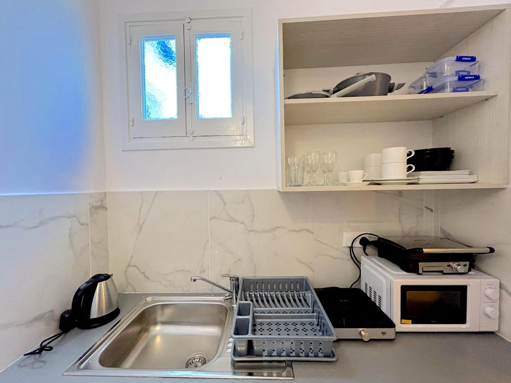 Queen Regina Suites By Platform 357 尼科西亚 外观 照片