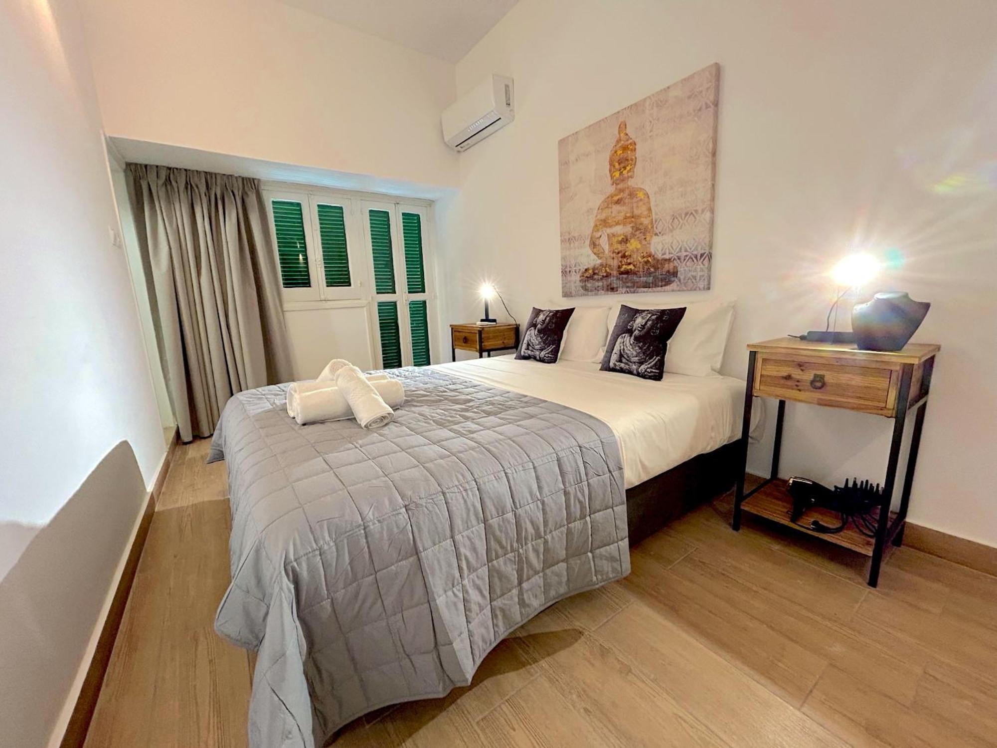 Queen Regina Suites By Platform 357 尼科西亚 外观 照片
