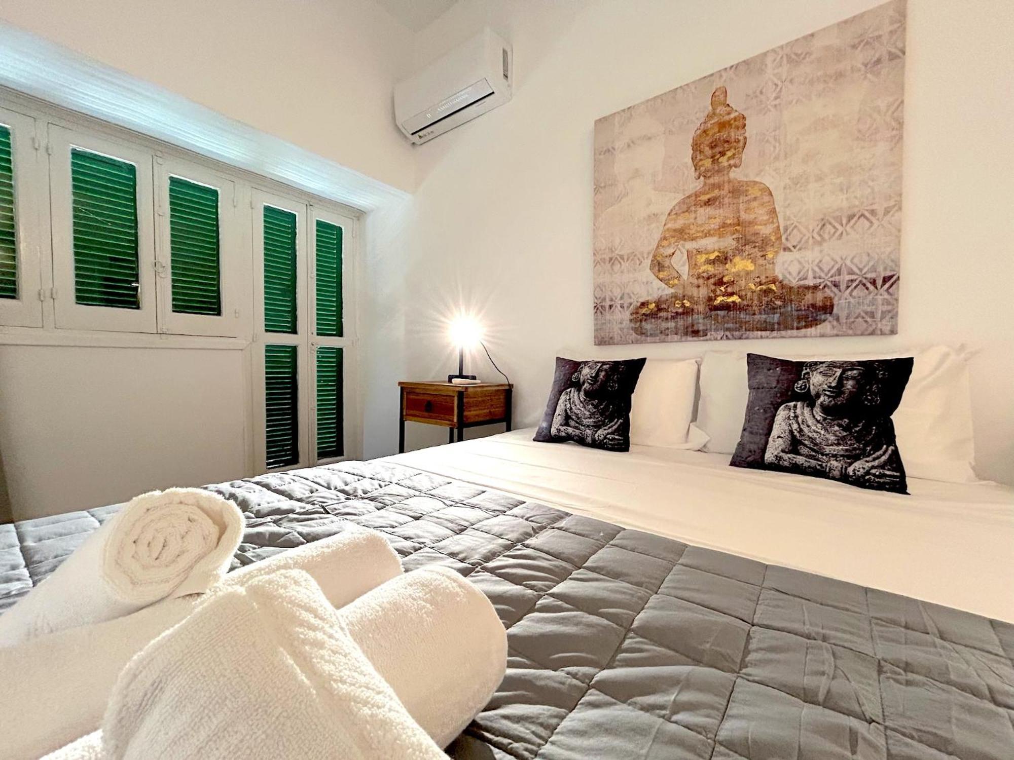 Queen Regina Suites By Platform 357 尼科西亚 外观 照片