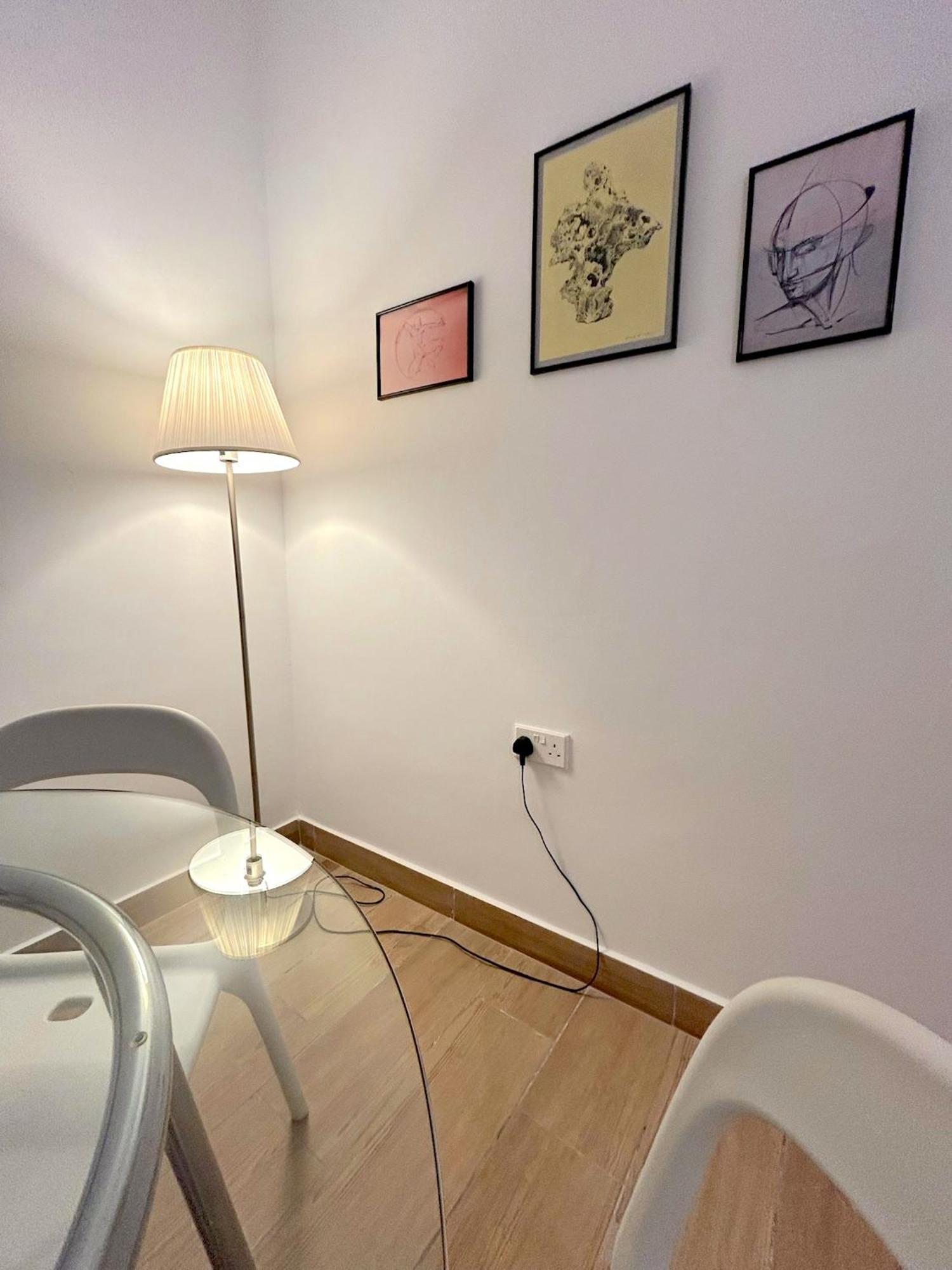 Queen Regina Suites By Platform 357 尼科西亚 外观 照片