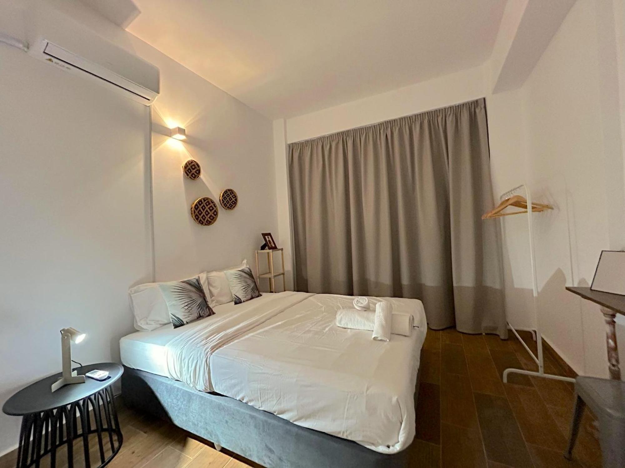 Queen Regina Suites By Platform 357 尼科西亚 外观 照片