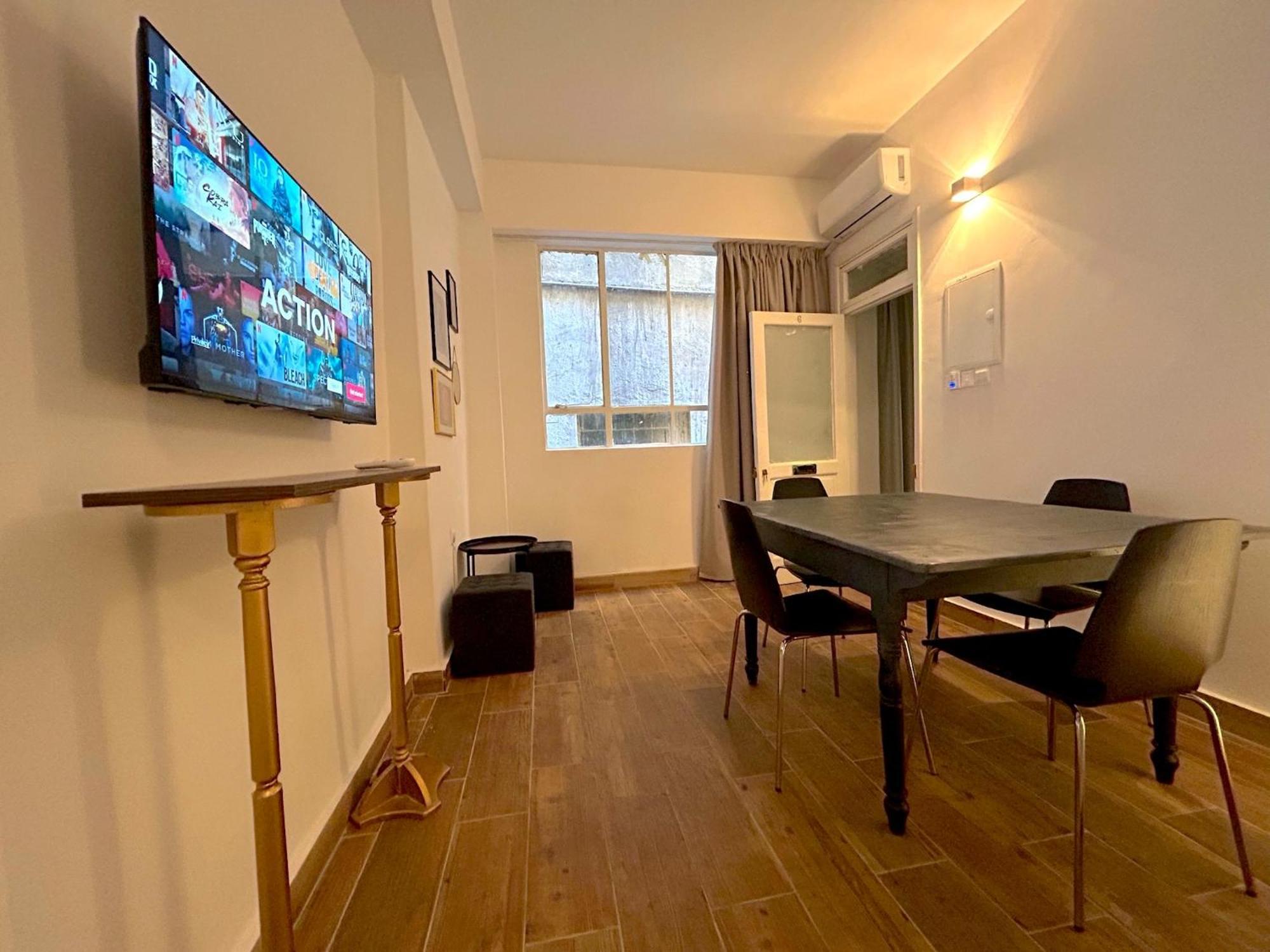 Queen Regina Suites By Platform 357 尼科西亚 外观 照片