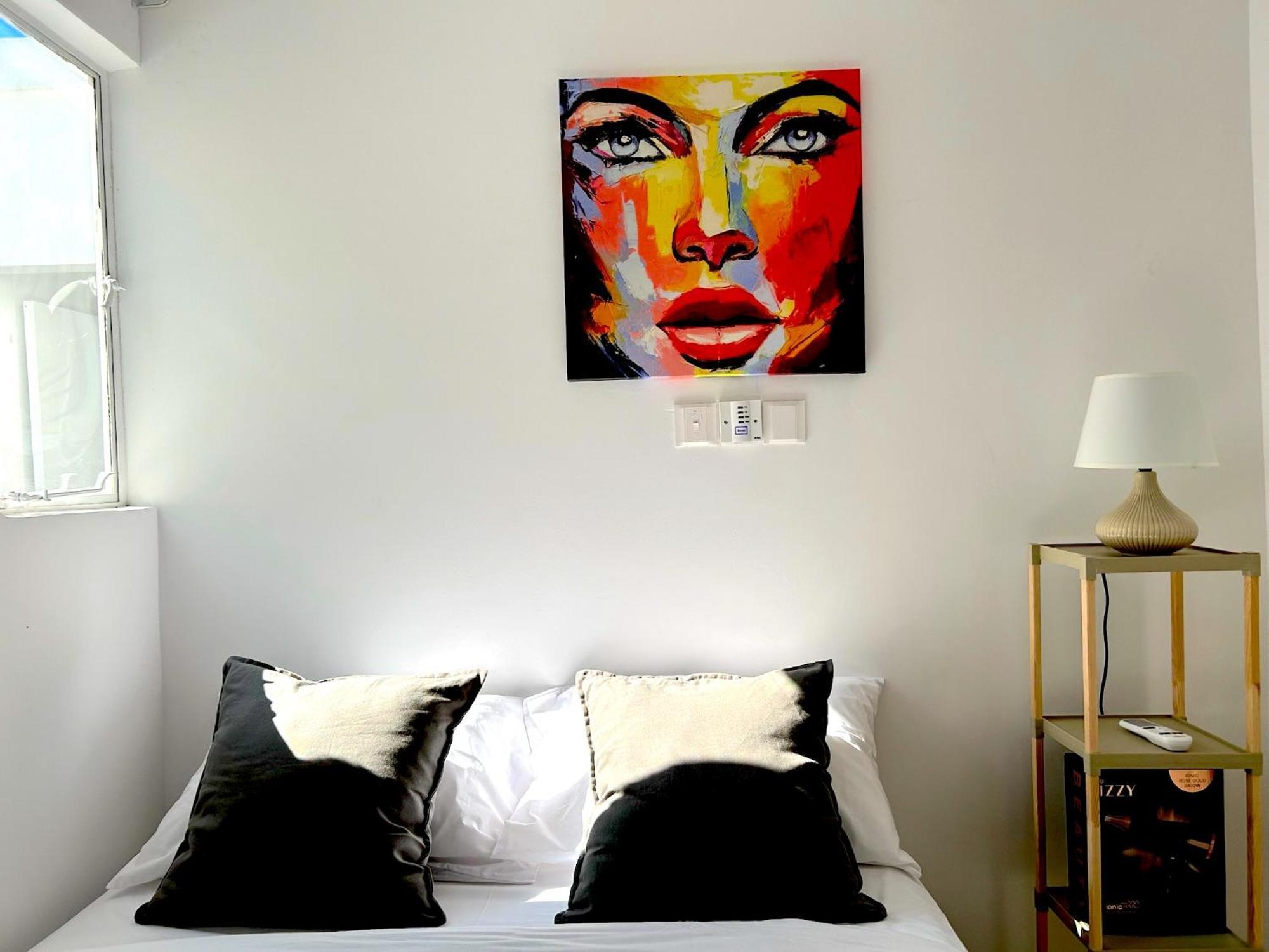 Queen Regina Suites By Platform 357 尼科西亚 外观 照片