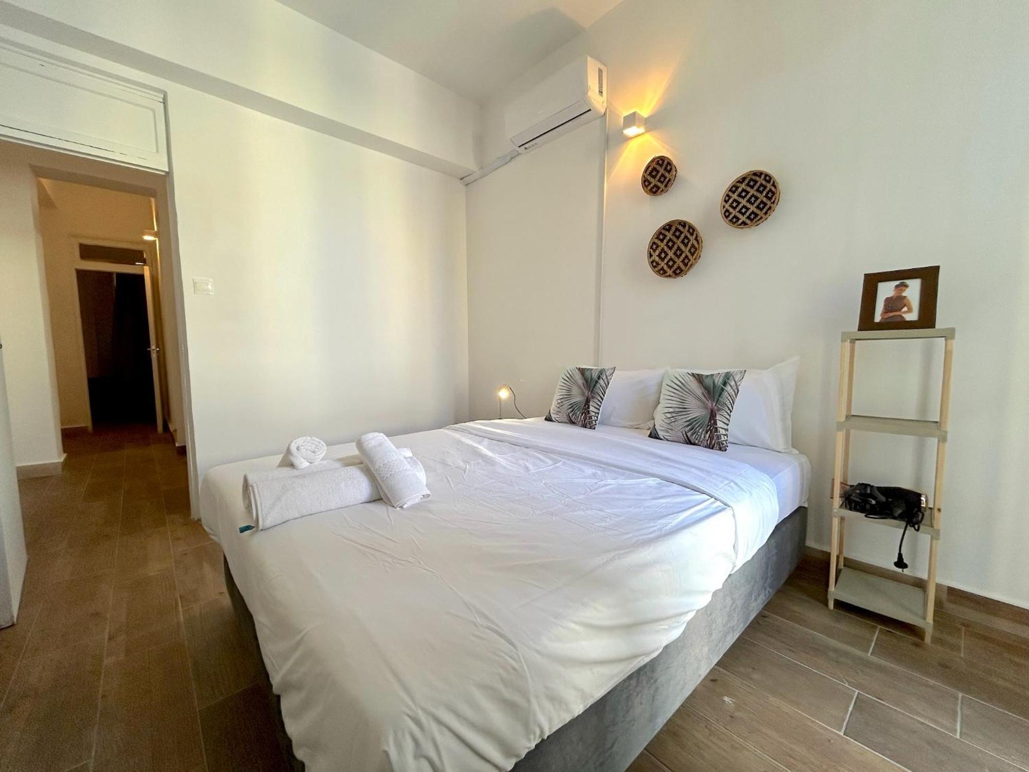 Queen Regina Suites By Platform 357 尼科西亚 外观 照片