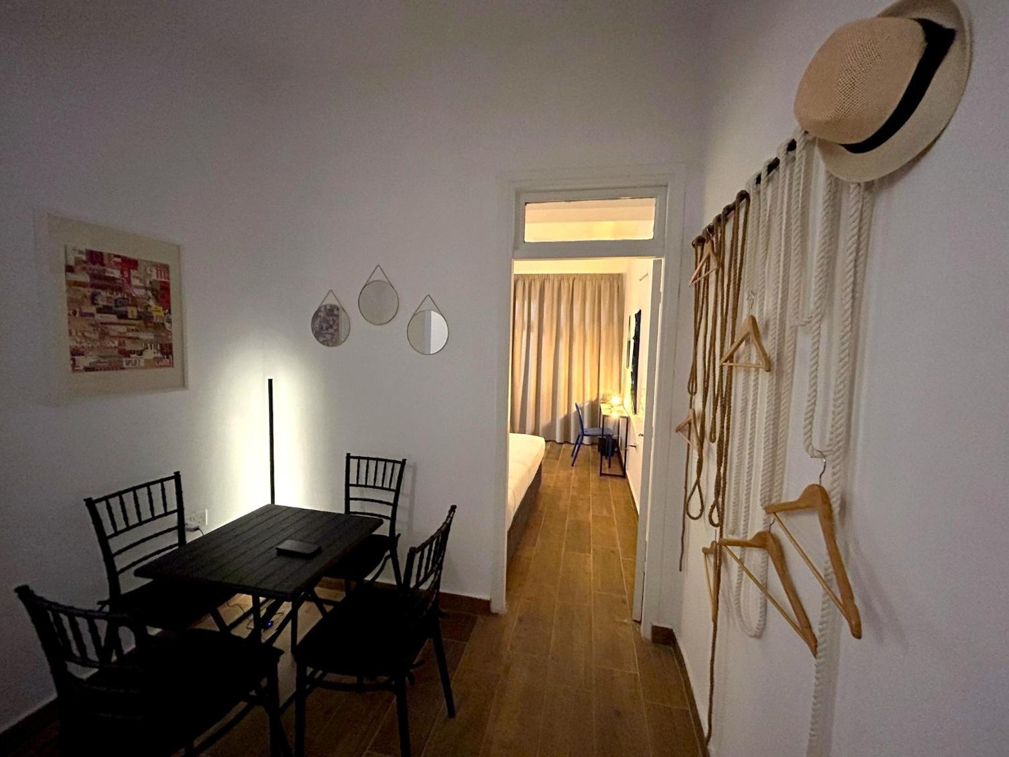 Queen Regina Suites By Platform 357 尼科西亚 外观 照片