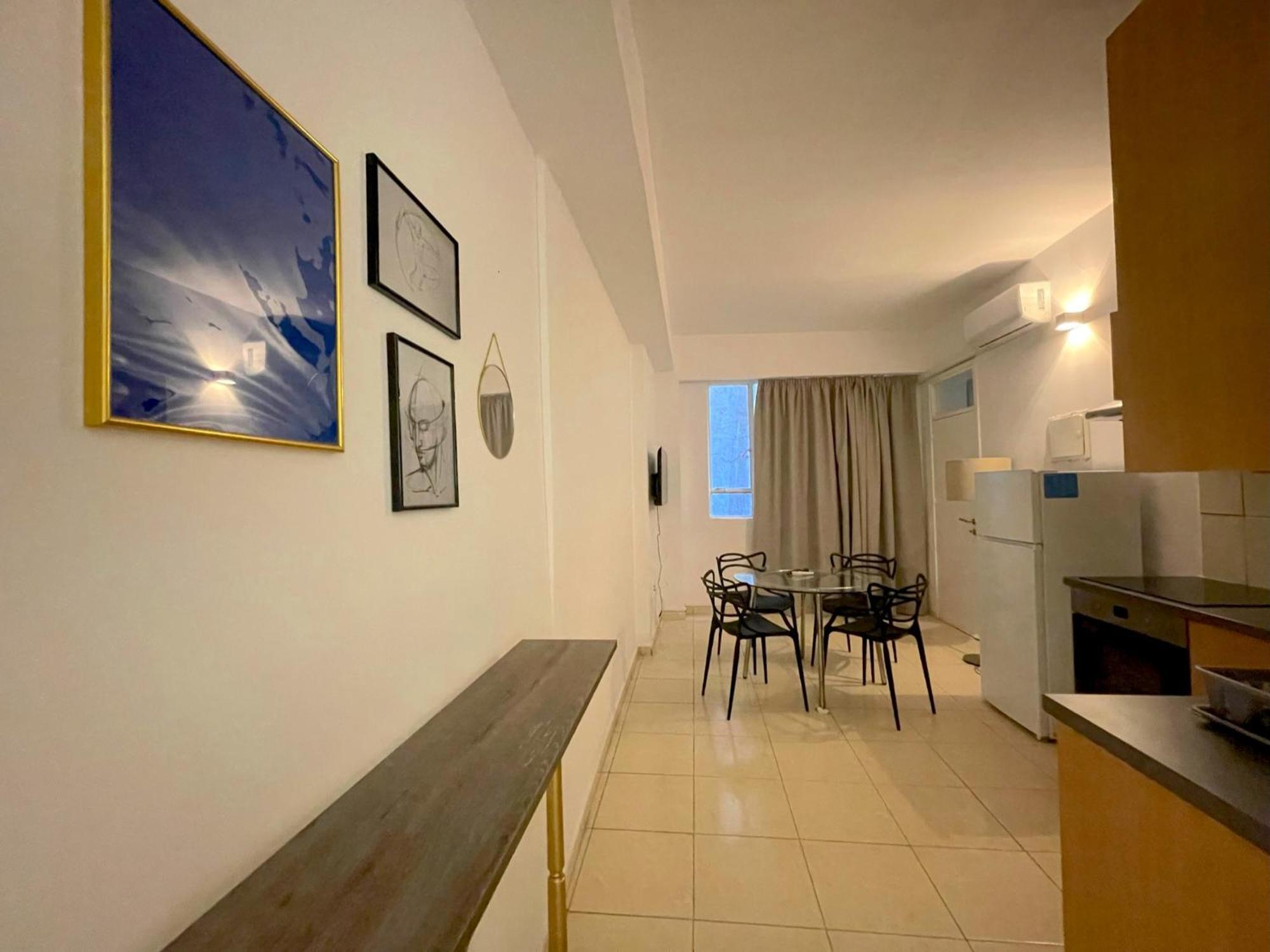 Queen Regina Suites By Platform 357 尼科西亚 外观 照片