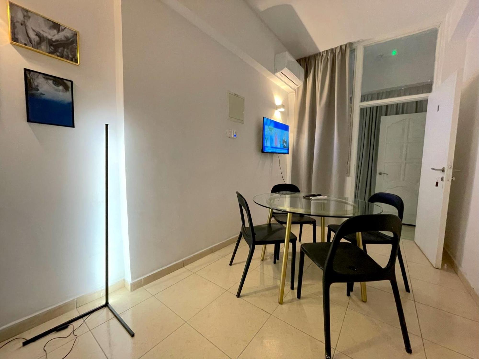 Queen Regina Suites By Platform 357 尼科西亚 外观 照片