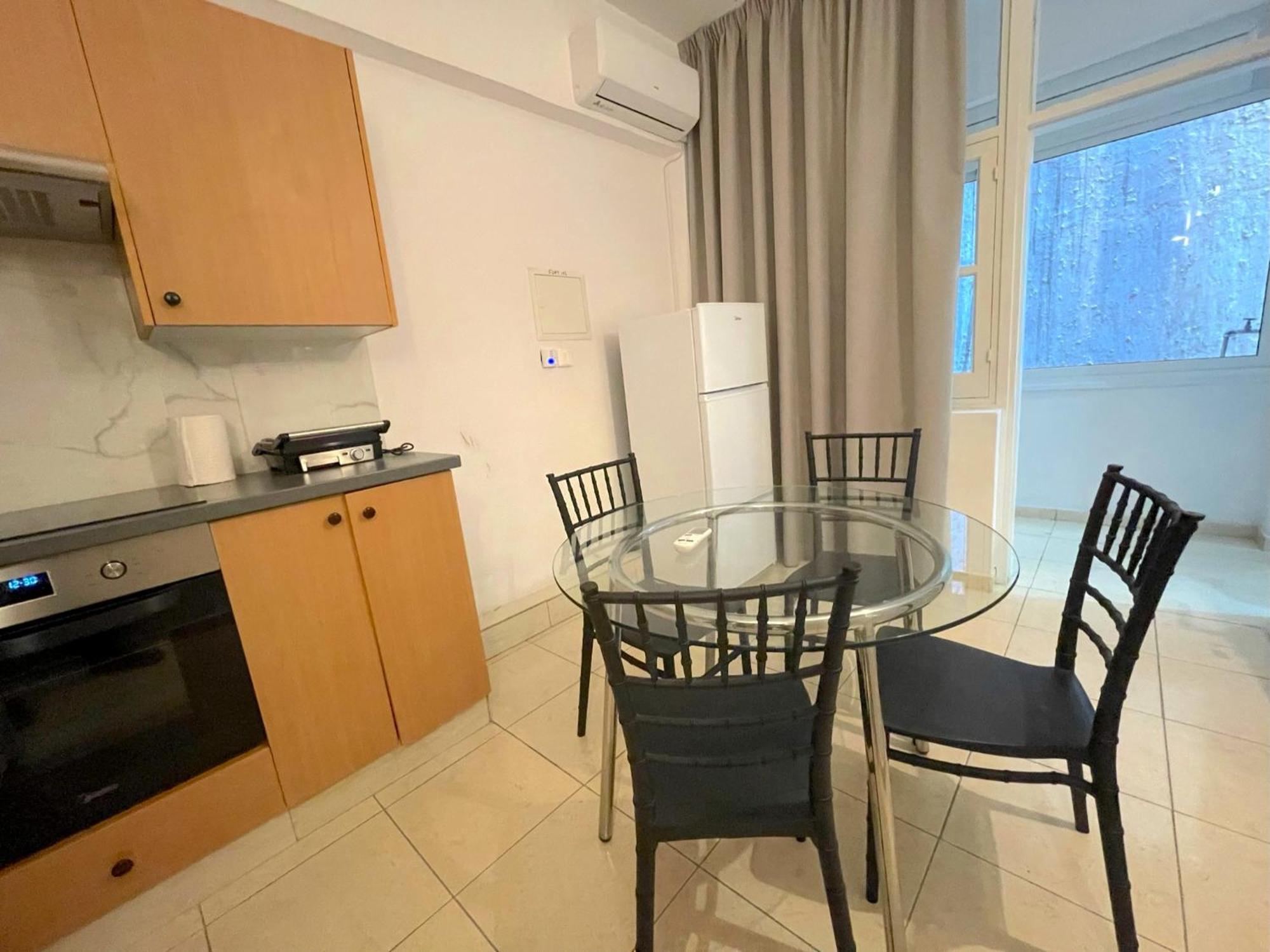 Queen Regina Suites By Platform 357 尼科西亚 外观 照片