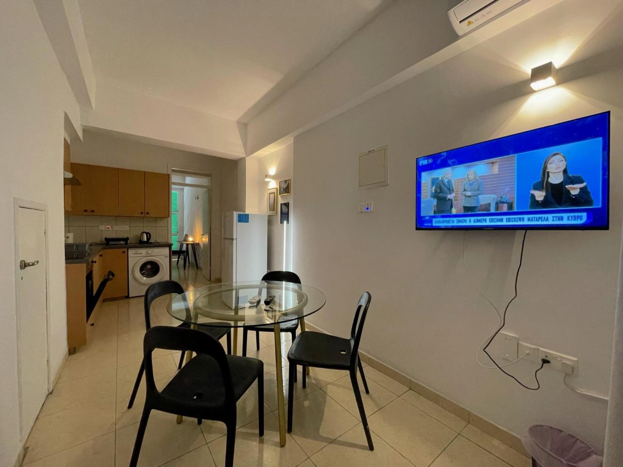 Queen Regina Suites By Platform 357 尼科西亚 外观 照片