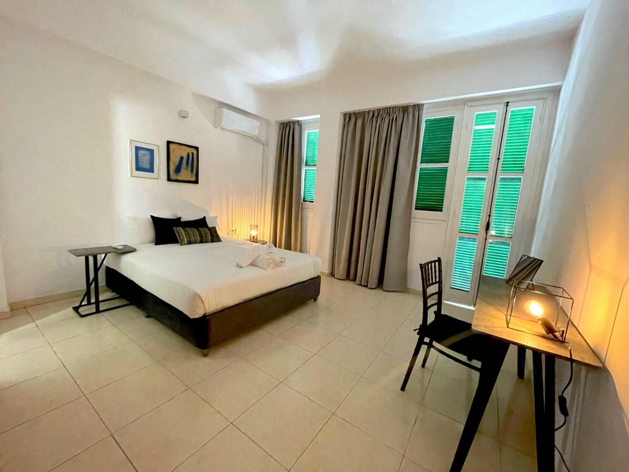 Queen Regina Suites By Platform 357 尼科西亚 外观 照片
